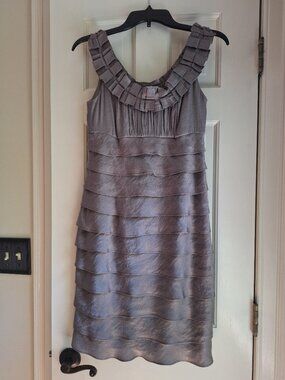 London Times silver-gray sleeveless cocktail dress